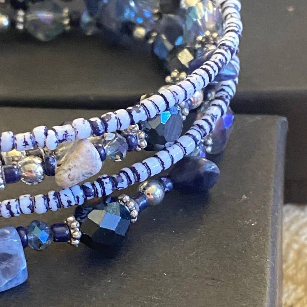 Elegant Blue Beaded Coil Bracelet - Picture 7 of 7